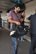 Aditya Roy Kapur leave for Dubai jawaani Dewaani promotions in Mumbai Airport on 16th May 2013 (2).JPG